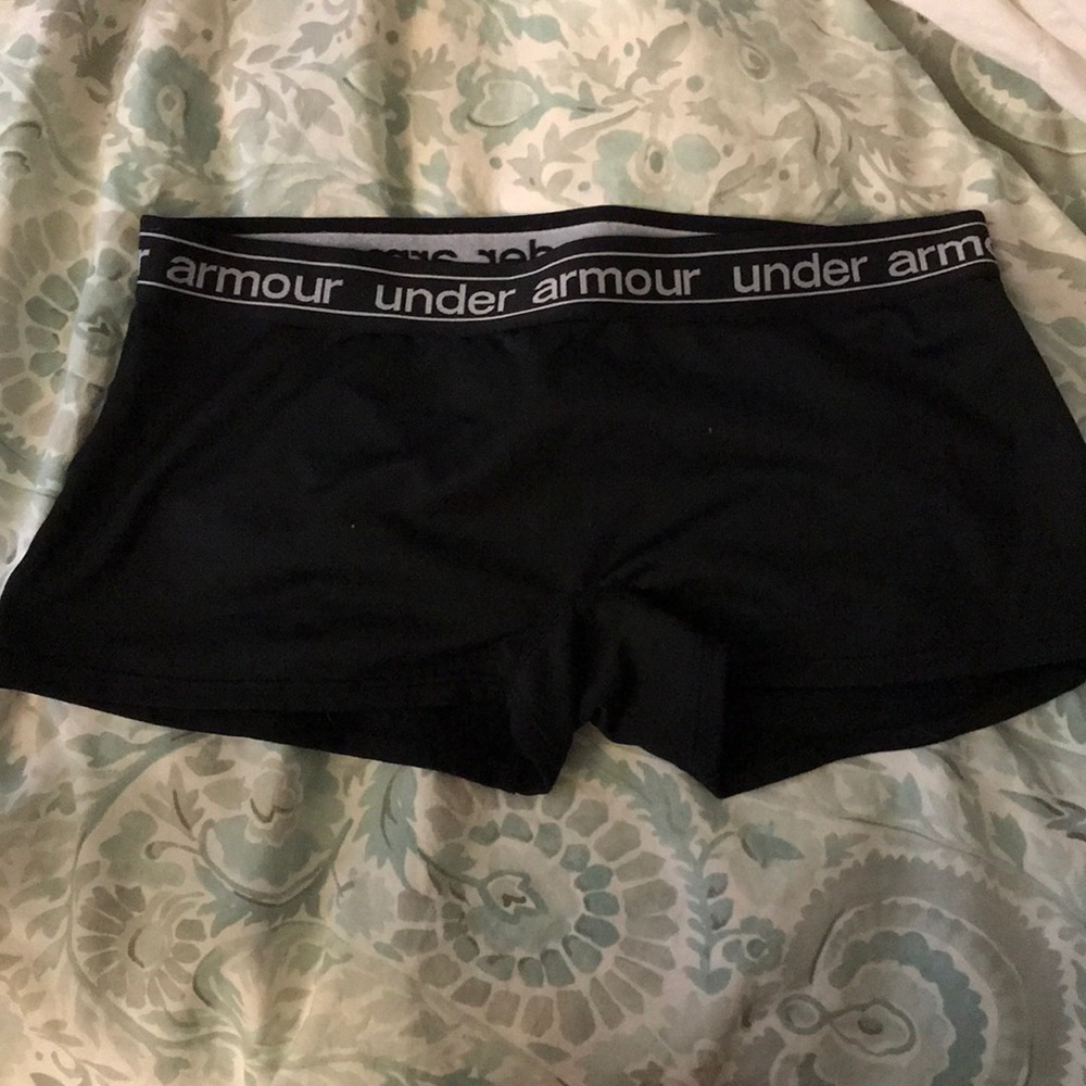 Under Armour Boy shorts